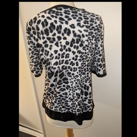 🌟Anne Klein cheetah print tshirt - Picture 5 of 8